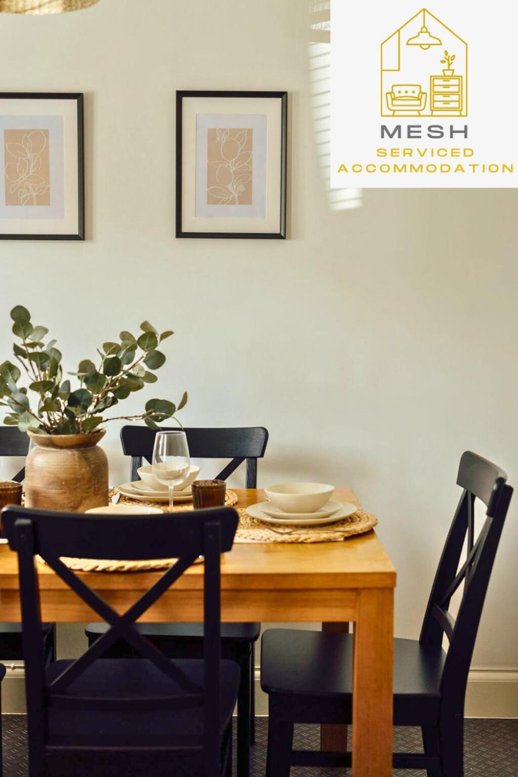 Great 3 Bedroom House In Ashford - Perfect For Contractors And Business Travellers Off-road Parking Secure Garage Fast Wifi Garden And Pets Allowed By Mesh Holiday home Ashford (Kent)