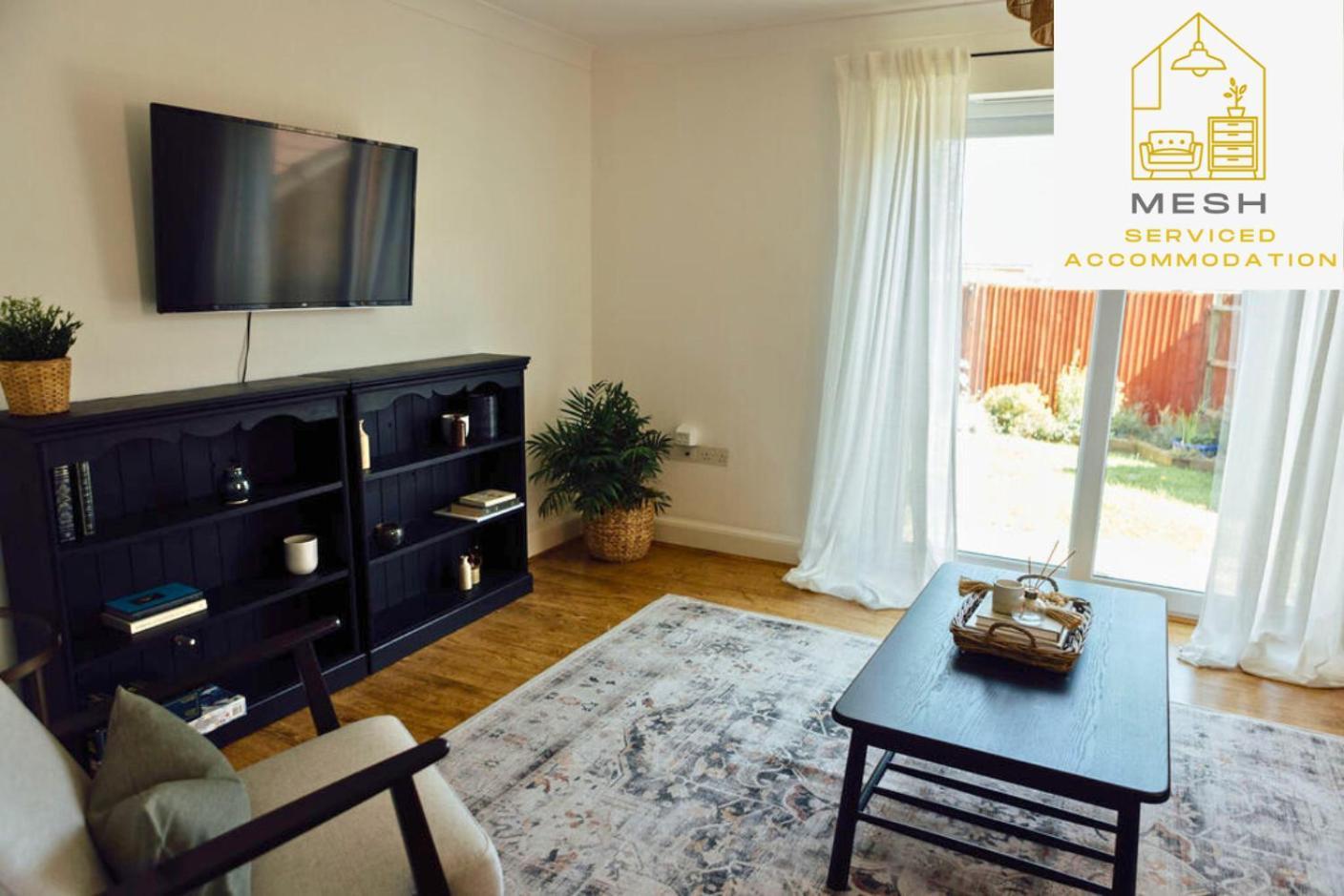 Great 3 Bedroom House In Ashford - Perfect For Contractors And Business Travellers Off-road Parking Secure Garage Fast Wifi Garden And Pets Allowed By Mesh Holiday home Ashford (Kent)